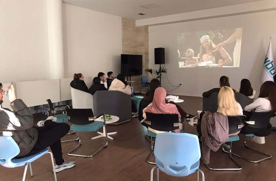 Foto nga aktiviteti: Koha për të parë film