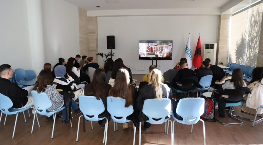 Foto nga aktiviteti: Koha për të parë film
