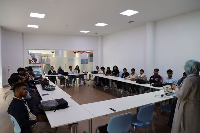 Aktivitet i Zyrës së Studentëve Ndërkombëtarë, foto 25 nga 43
